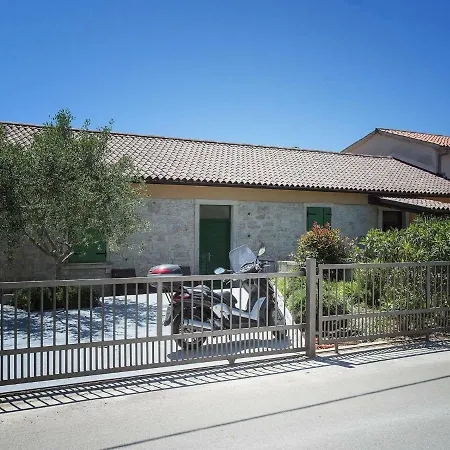 Holiday House Dragan Ferienhaus Pula